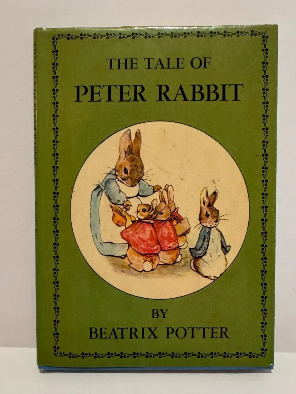 Beatrix Potter The Tale of Peter Rabbit Hardcover Dust Jacket Avenel Books 1988